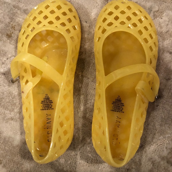yellow jelly shoes